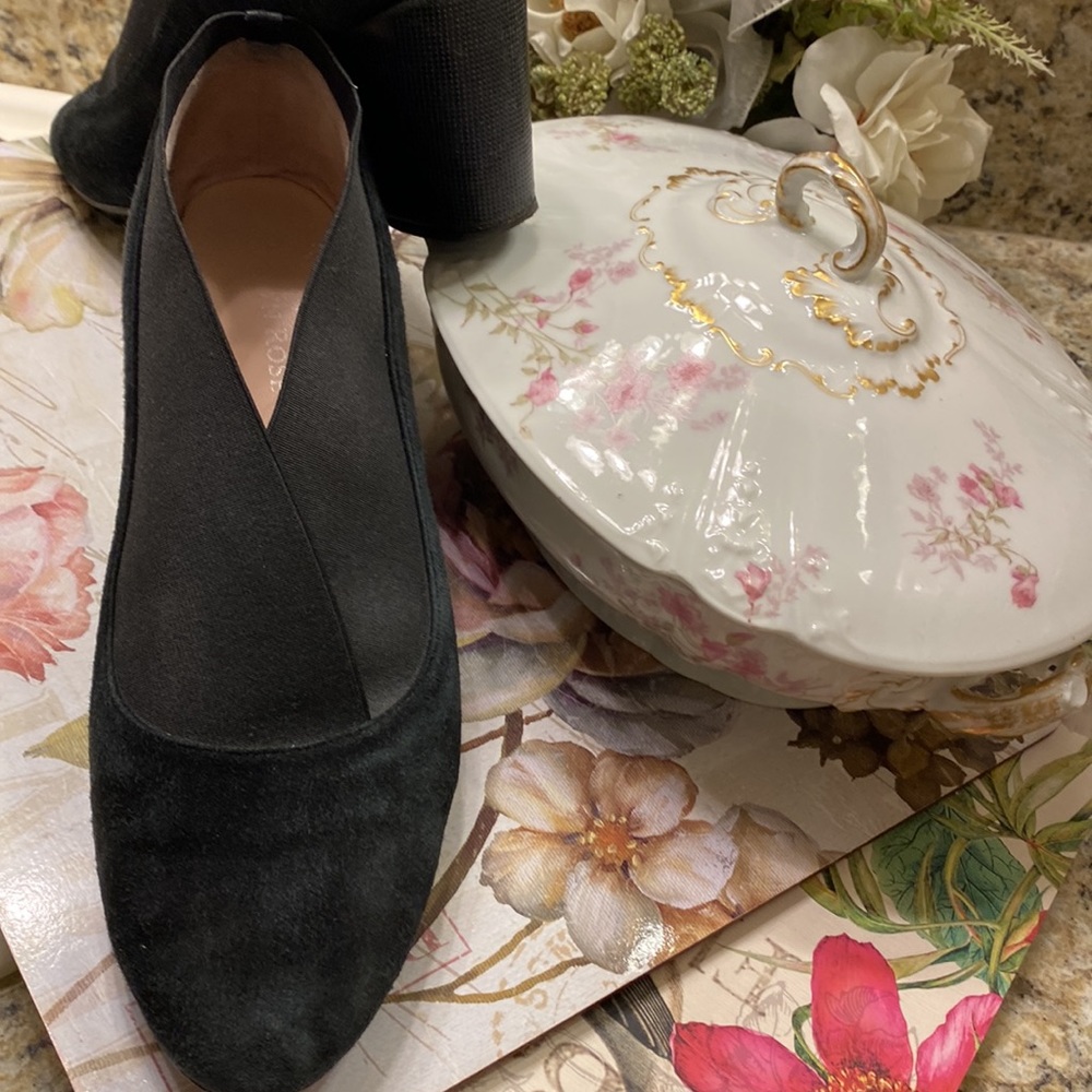 Taryn Rose black wedge shoes
